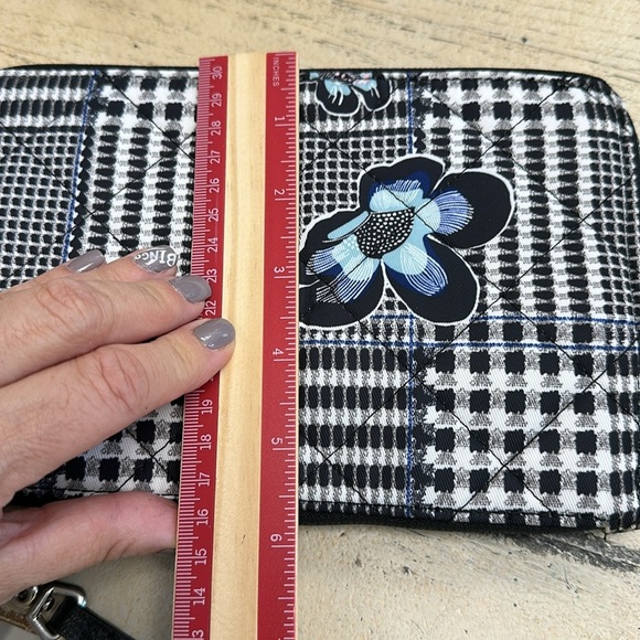 Vera Bradley RFID Wristlet Purse On The Go in Bedford Plaid Twill - Picture 5 of 6